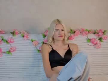 Stream thumbnail _blondemoor_