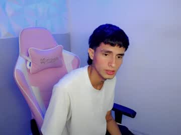 Stream thumbnail aaa_white