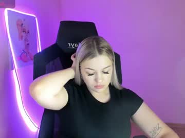 Stream thumbnail ameliepeach