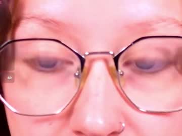 Stream thumbnail amelieviolet