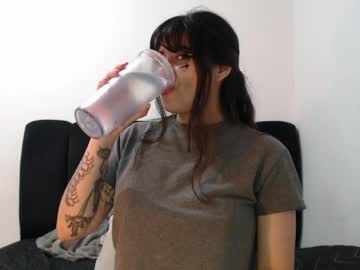 Stream thumbnail annacrow