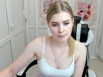 Stream thumbnail avelinerose