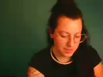 Stream thumbnail averagewifey