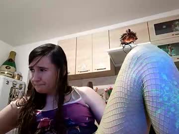 Stream thumbnail awesome_fun_with_housewife