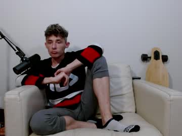 Stream thumbnail bananacurvesleft