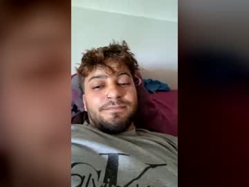 Stream thumbnail bondsome