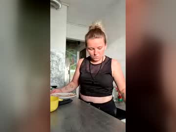 Stream thumbnail brendaaryas