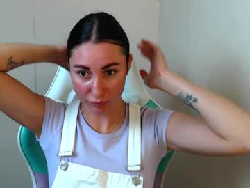 Stream thumbnail cammila_horn