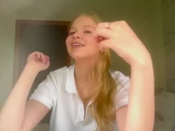 Stream thumbnail carolynesturino