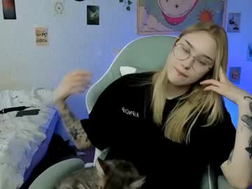 Stream thumbnail cherriebetances