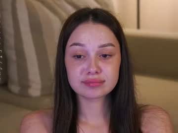 Stream thumbnail chillgirlll