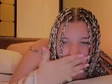 Stream thumbnail chloee_white
