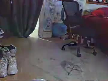 Stream thumbnail crazy4feetmanic