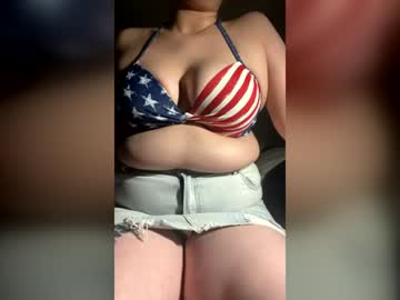 Stream thumbnail crystalyn777