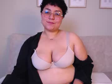 Stream thumbnail curly_cam_queen