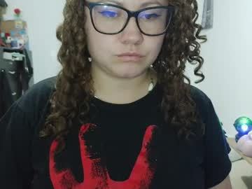 Stream thumbnail curly_greeneyed