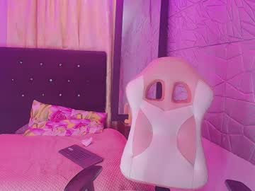 Stream thumbnail curvycandy_