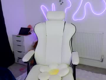 Stream thumbnail daisie_red