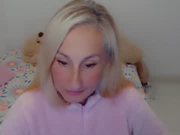 Stream thumbnail dayana_1