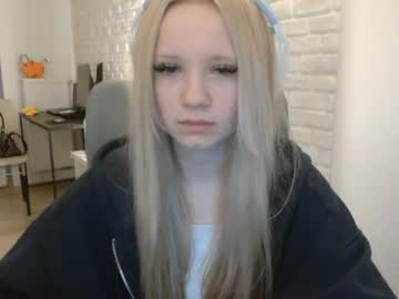 Stream thumbnail deeannnye