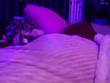 Stream thumbnail delhuxxx