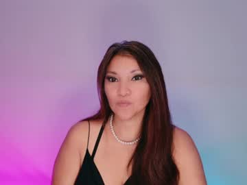 Stream thumbnail divinelynn