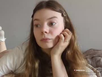 Stream thumbnail dreamy_lora