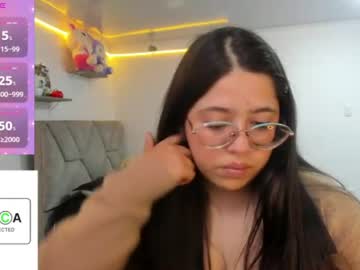 Stream thumbnail ellie_jones1