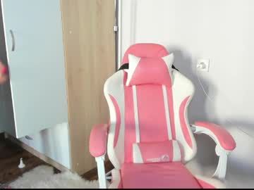 Stream thumbnail emiliyaqueen