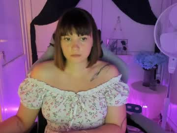 Stream thumbnail emilli_moon