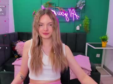 Stream thumbnail evelineamore