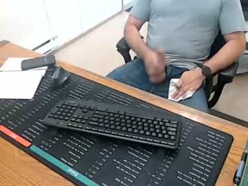 Stream thumbnail hardcumcan