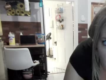 Stream thumbnail hollyharmd