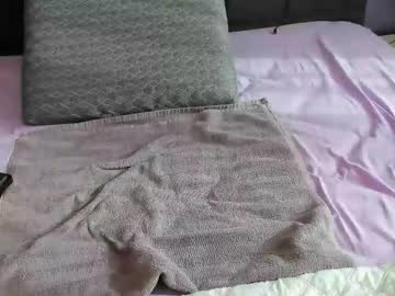 Stream thumbnail horny_mommy43