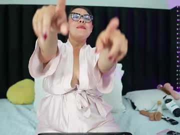 Stream thumbnail hornylatimommy