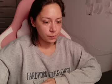 Stream thumbnail hot_mommymia
