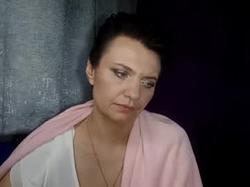 Stream thumbnail hotmamaqueen234