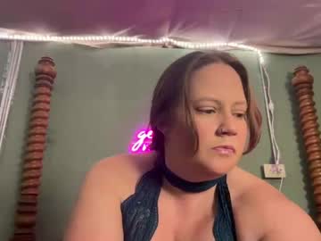 Stream thumbnail hotmomboss
