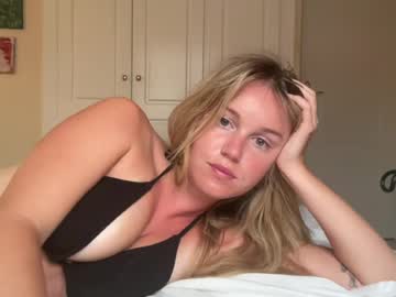 Stream thumbnail isabellelikestosing
