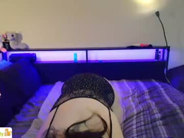 Stream thumbnail krystalxkitten