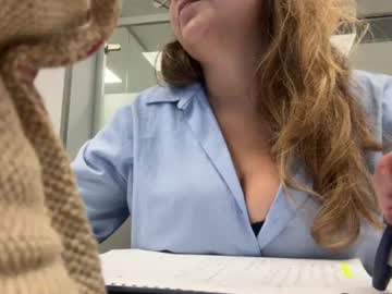 Stream thumbnail lily_bloom97