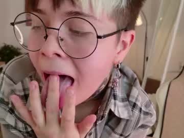 Stream thumbnail lilya_peach