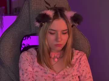 Stream thumbnail lunawhisper