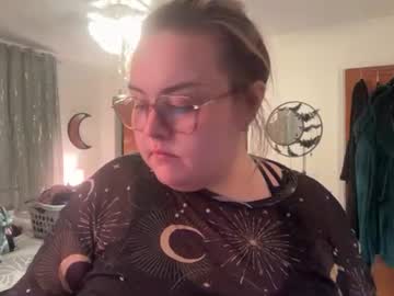 Stream thumbnail maroon_moon