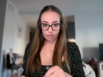 Stream thumbnail mia_misi