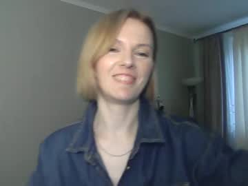 Stream thumbnail mollilove