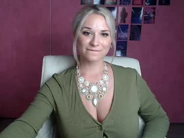 Stream thumbnail moonsusanna