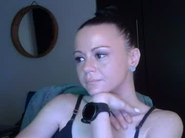 Stream thumbnail mrs_bunny_swing