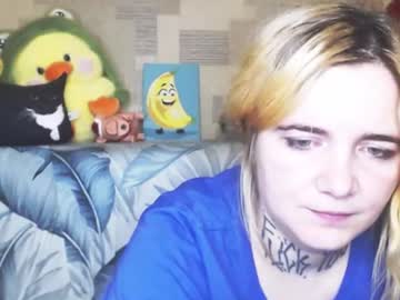 Stream thumbnail mustardgirl