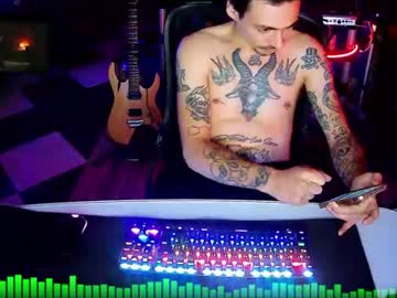 Stream thumbnail niniotrifasiko